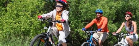 Familie mountainbiken Familie mountainbiken