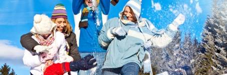 Gezellig met vrienden naar de sneeuw! Gezellig met vrienden naar de sneeuw!