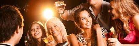 Gezellig feestje met vrienden Gezellig feestje met vrienden