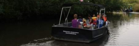 Sloep varen door de Biesbosch Sloep varen door de Biesbosch