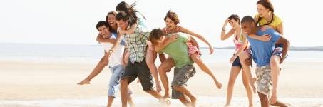 Groepsuitjes op het strand van Noord-Holland Groepsuitjes op het strand van Noord-Holland
