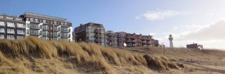 Hotelaanzicht vanaf het strand Hotelaanzicht vanaf het strand