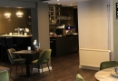 Zitjes bij de bar in het hotel