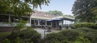Terras bij het hotel