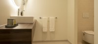 Badkamer in het hotel in Sittard