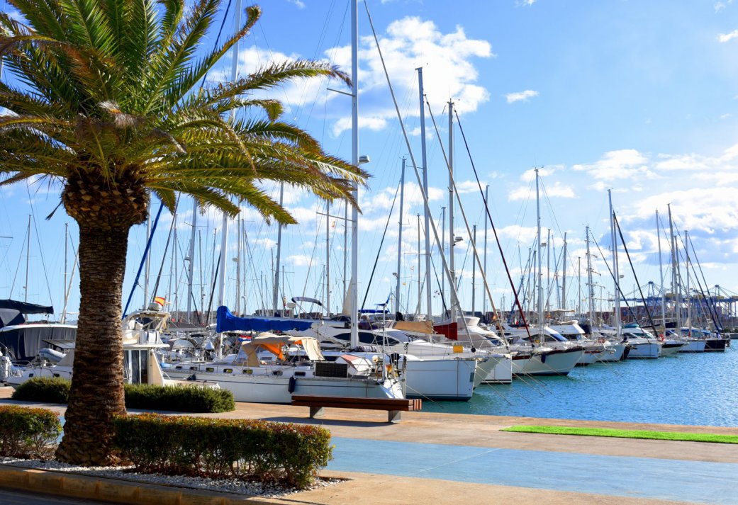 Unieke Groepsreis Valencia - Catamaran Tour, Jetskien en lunchen bij de hipste strandtent