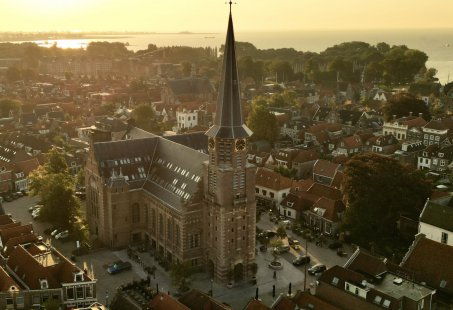 Bijzonder overnachten in een Kerk in Hoorn en 18 holes golfen op een parkachtige golfbaan