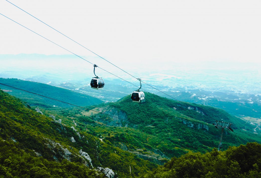 Avontuur in Tirana: Verken de Stad en de Majestueuze Dajti Berg